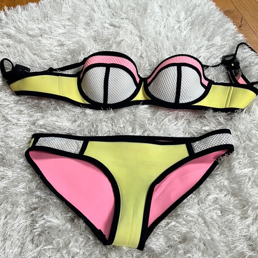 Triangl 2015 neoprene block color bikini top